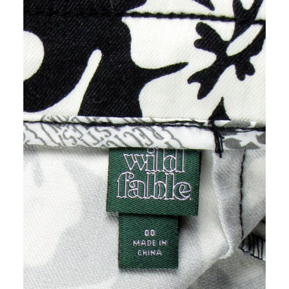 SALE! Floral Black White Short Mini Skirt - Picture 4 of 4